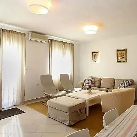 House 1581 3* Pula