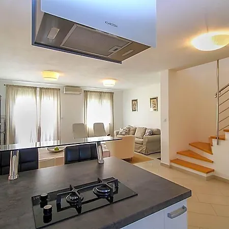 House 1581 3* Pula